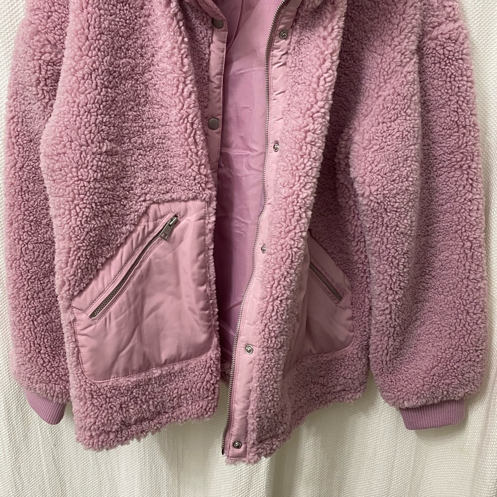Levi’s Fuzzy Jacket - Picture 3 of 6